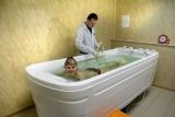 бальнеотерапия (лечебные ванны).